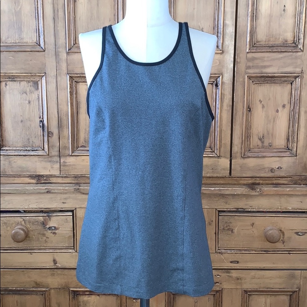Fitted workout tank